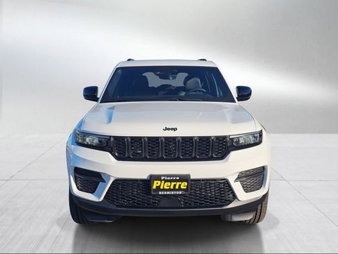 New 2025 Jeep Grand Cherokee Altitude image 6