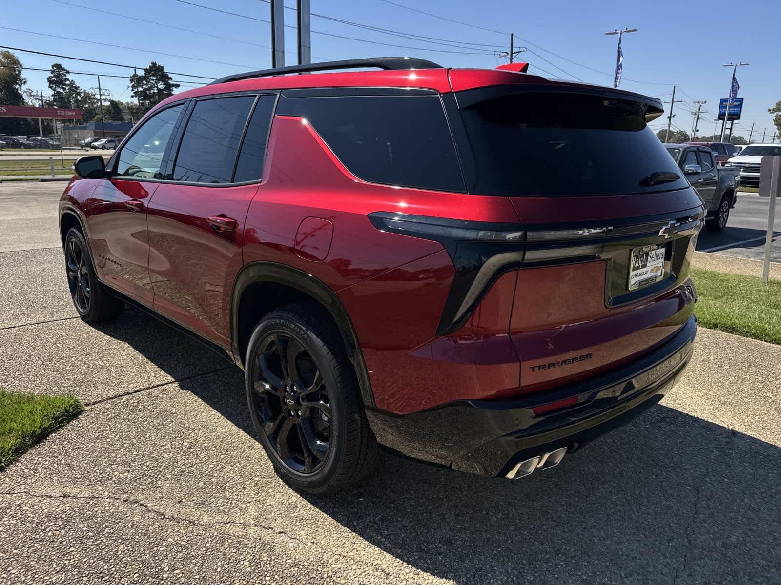 New 2027 Chevrolet Traverse RS w/ LPO, Floor Liner Package FWD image 4