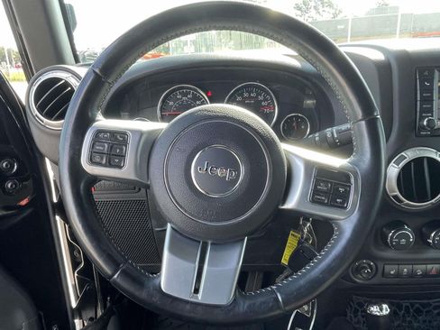 Used 2016 Jeep Wrangler Unlimited Rubicon AWD/4WD image 30
