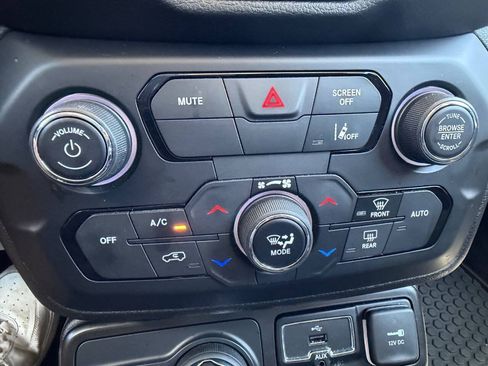 Used 2021 Jeep Renegade Sport AWD/4WD image 14