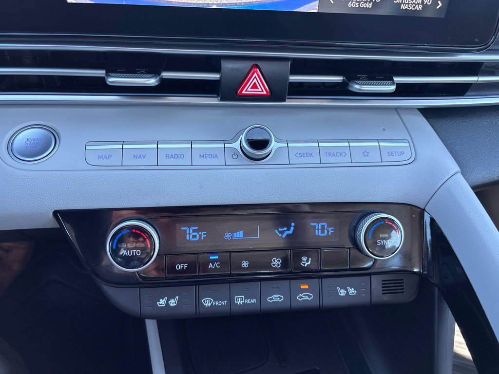 Certified 2025 Hyundai Elantra Limited FWD image 26