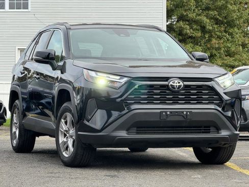 Used 2022 Toyota RAV4 XLE image 4