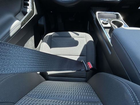 New 2026 Chevrolet Equinox LT w/ Safety and Technology Package FWD image 12