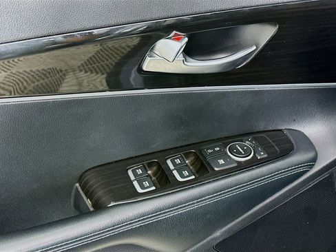 Used 2020 Kia Sorento S image 21
