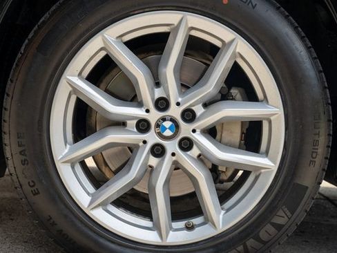 Used 2023 BMW X5 xDrive40i w/ Premium Package AWD/4WD image 57