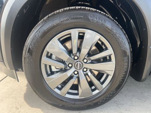 Used 2025 Nissan Pathfinder SV w/ Cargo Package image 3