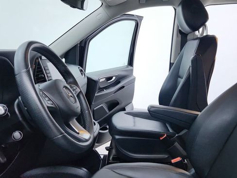 Used 2023 Mercedes-Benz Metris Passenger image 19