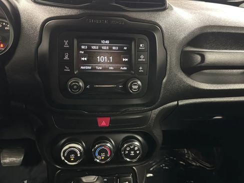 Used 2017 Jeep Renegade Latitude AWD/4WD image 15