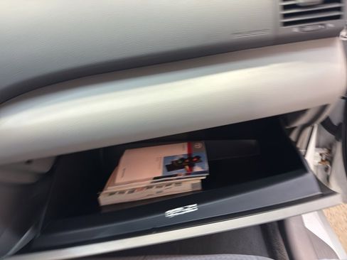 Used 2011 Toyota Camry LE image 22