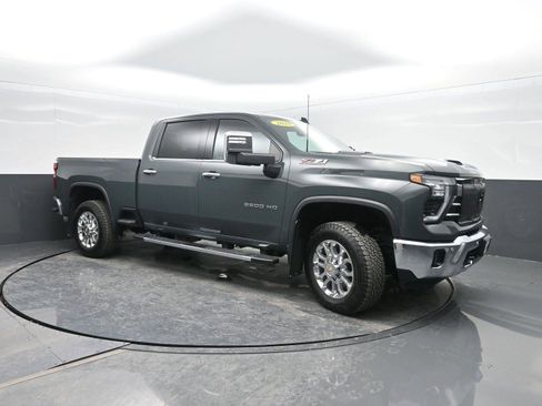 Used 2025 Chevrolet Silverado 2500 LTZ w/ LTZ Premium Package image 4