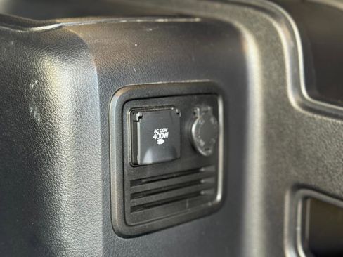 Used 2020 Toyota 4Runner SR5 Premium image 33