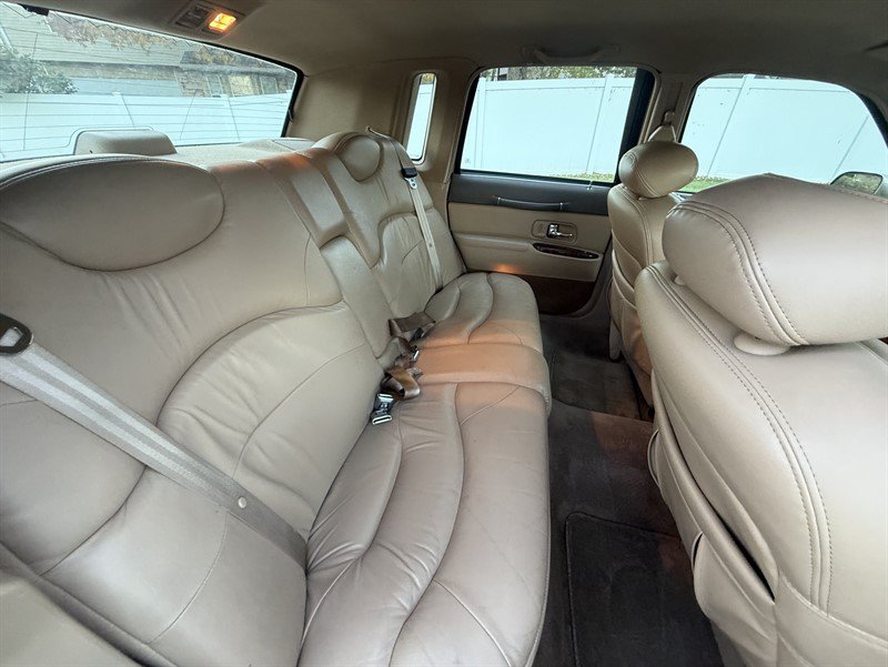 Used 1997 Lincoln Town Car Signature RWD image 19