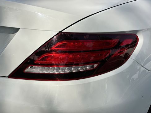 Used 2019 Mercedes-Benz SLC 300 image 25