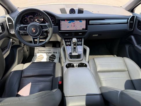 Used 2020 Porsche Cayenne AWD/4WD image 19