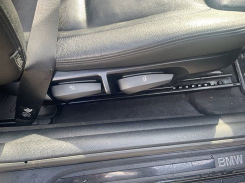 Used 2011 BMW 135i Convertible image 25