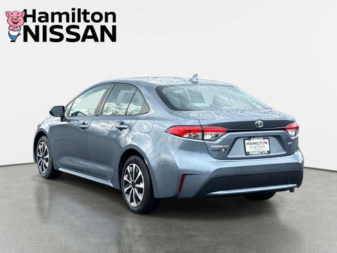 Used 2021 Toyota Corolla LE image 4