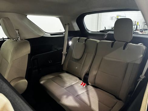 Used 2023 Ford Explorer XLT AWD/4WD image 23