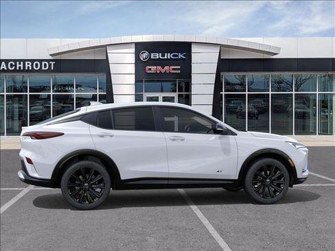 New 2026 Buick Envista Sport Touring image 5