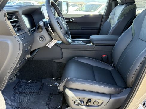 New 2026 Lexus GX 550 AWD/4WD image 19
