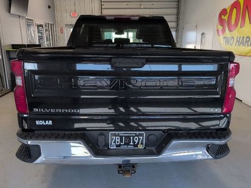 Used 2022 Chevrolet Silverado 1500 LT AWD/4WD image 3