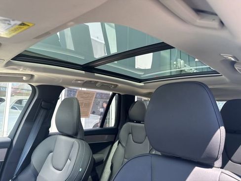 Certified 2025 Volvo XC90 B6 Plus image 27