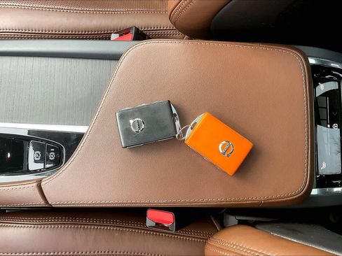 Used 2022 Volvo XC90 T8 Inscription w/ Advanced Package image 14