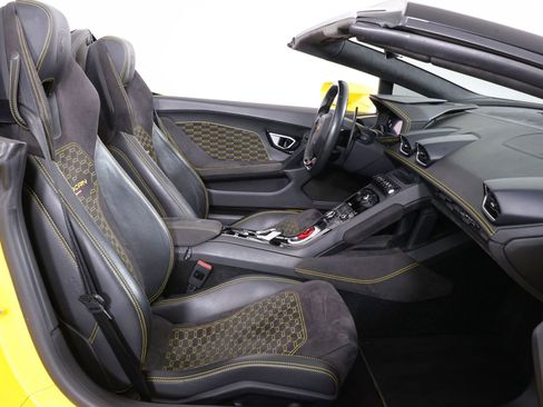 Used 2017 Lamborghini Huracan LP 610-4 image 32