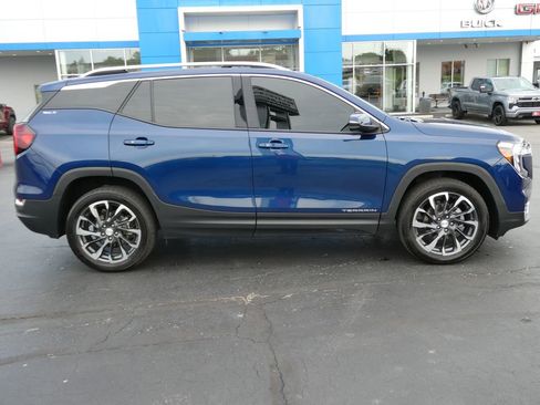 Used 2022 GMC Terrain SLT AWD/4WD image 4