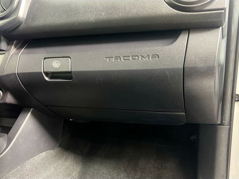 Used 2022 Toyota Tacoma SR w/ SX Package image 33