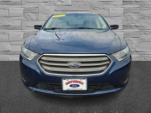 Certified 2017 Ford Taurus SE FWD image 3