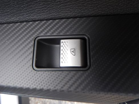 New 2025 Mitsubishi Outlander SE image 39