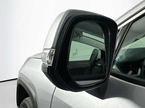 Used 2025 Toyota RAV4 XLE FWD image 16