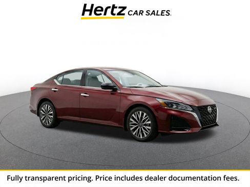 Used 2025 Nissan Altima 2.5 SV FWD image 1