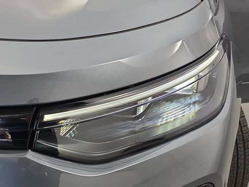 New 2026 Volkswagen Tiguan SE R-Line FWD image 30