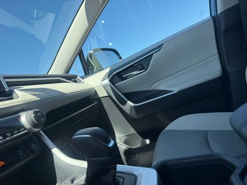 Used 2023 Toyota RAV4 XLE Premium image 29