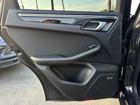 Used 2023 Porsche Macan S image 40