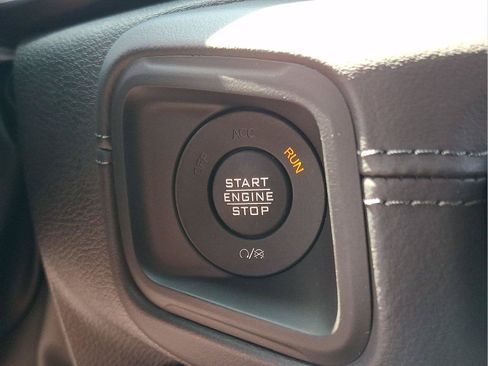 Used 2025 Jeep Gladiator Sport AWD/4WD image 24