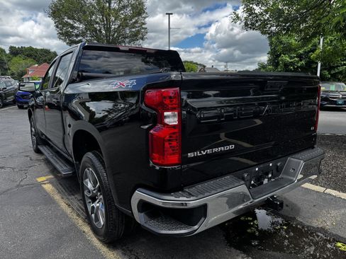 Certified 2024 Chevrolet Silverado 1500 LT AWD/4WD image 4