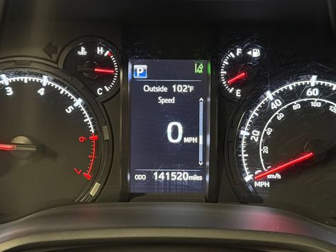 Used 2020 Toyota 4Runner SR5 AWD/4WD image 19