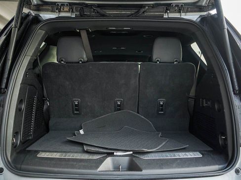 Used 2025 GMC Yukon Denali AWD/4WD image 8