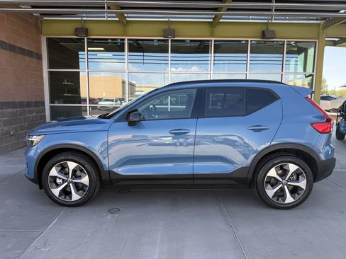 Used 2023 Volvo XC40 B4 Plus w/ Protection Package Premier FWD image 7
