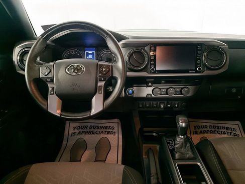 Used 2022 Toyota Tacoma TRD Sport w/ Technology Package RWD image 21