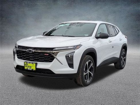 New 2026 Chevrolet Trax RS w/ Sunroof Package image 8