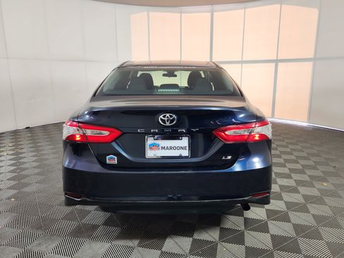 Used 2018 Toyota Camry LE image 6