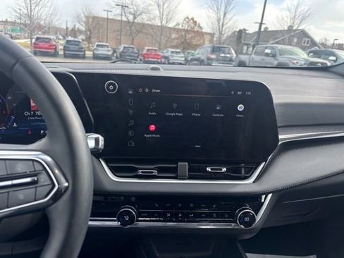 Used 2026 Chevrolet Equinox LT w/ Convenience Package II image 11