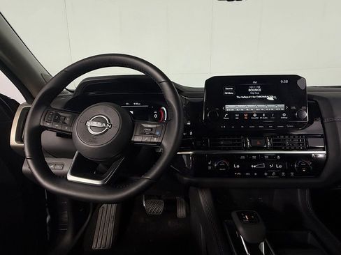 Used 2025 Nissan Pathfinder Platinum w/ Cargo Package AWD/4WD image 12