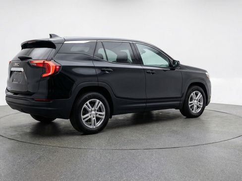 Used 2024 GMC Terrain SLE image 9