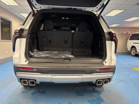 New 2026 Chevrolet Traverse LT w/ LPO, Floor Liner Package image 8