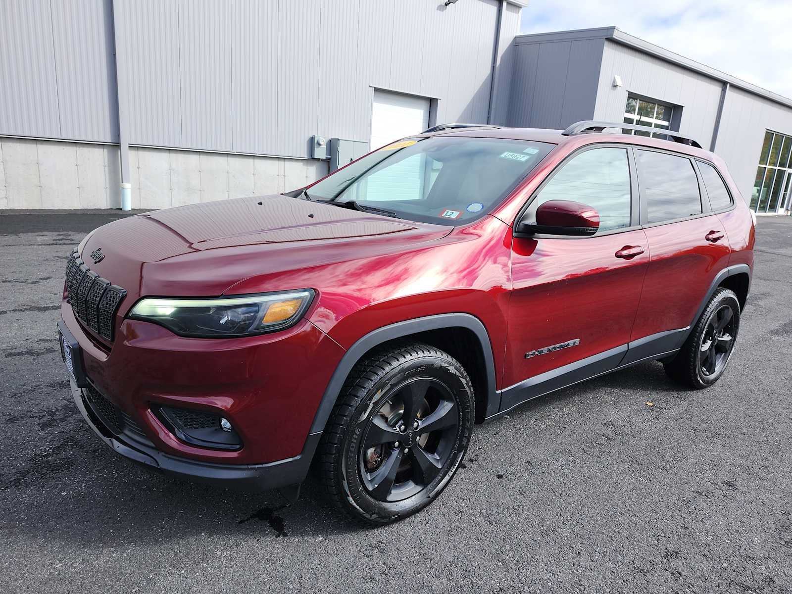 Used 2021 Jeep Cherokee Latitude Plus AWD/4WD image 1