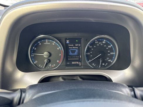 Used 2018 Toyota RAV4 Limited image 17